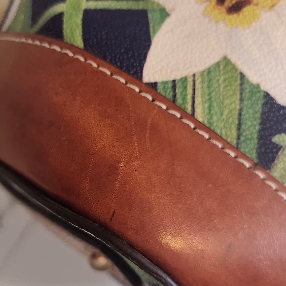 Dooney & Bourke Floral Bucket Bag With Matching Wrislet! - Picture 12 of 12